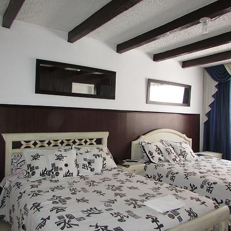 Гостьовий будинок Casa De Huespedes Shalom Victoria Богота Екстер'єр фото