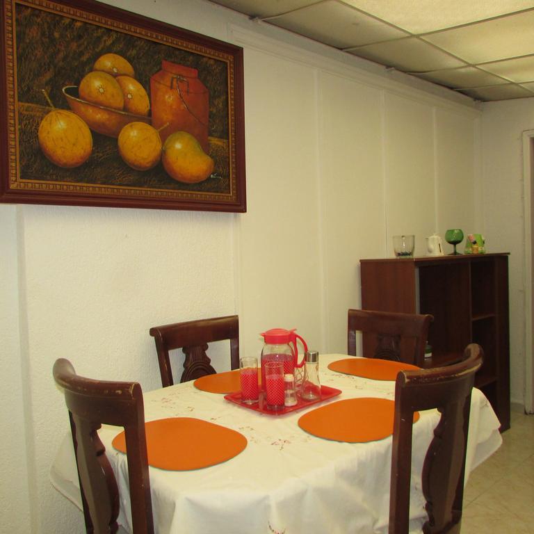 Гостьовий будинок Casa De Huespedes Shalom Victoria Богота Екстер'єр фото