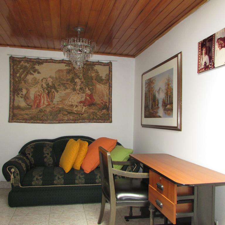 Гостьовий будинок Casa De Huespedes Shalom Victoria Богота Екстер'єр фото