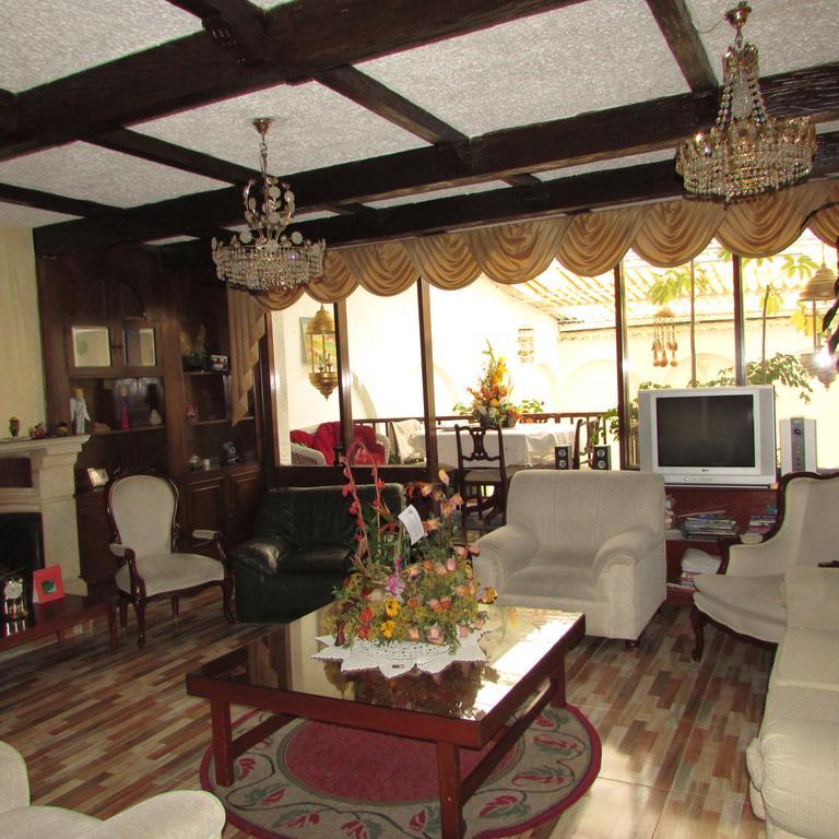 Гостьовий будинок Casa De Huespedes Shalom Victoria Богота Екстер'єр фото